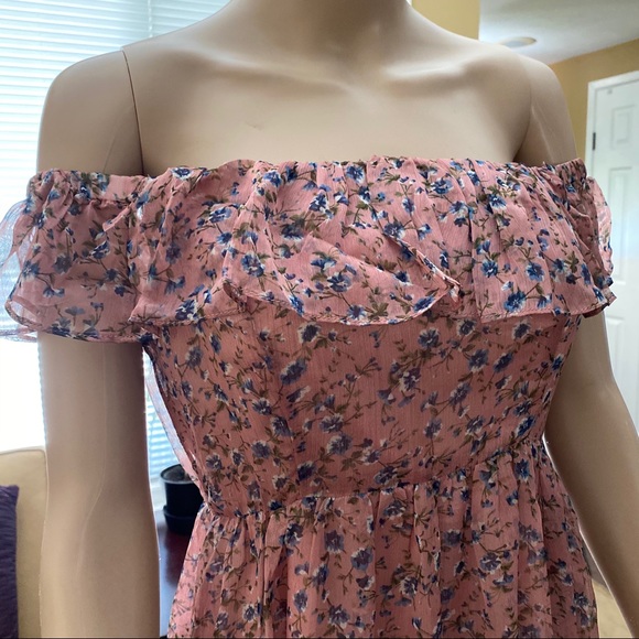 LULU’s rose off the shoulder floral dress - Picture 2 of 7